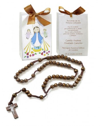 Rosario de madera en bolso cinta recuerdo de Comunión